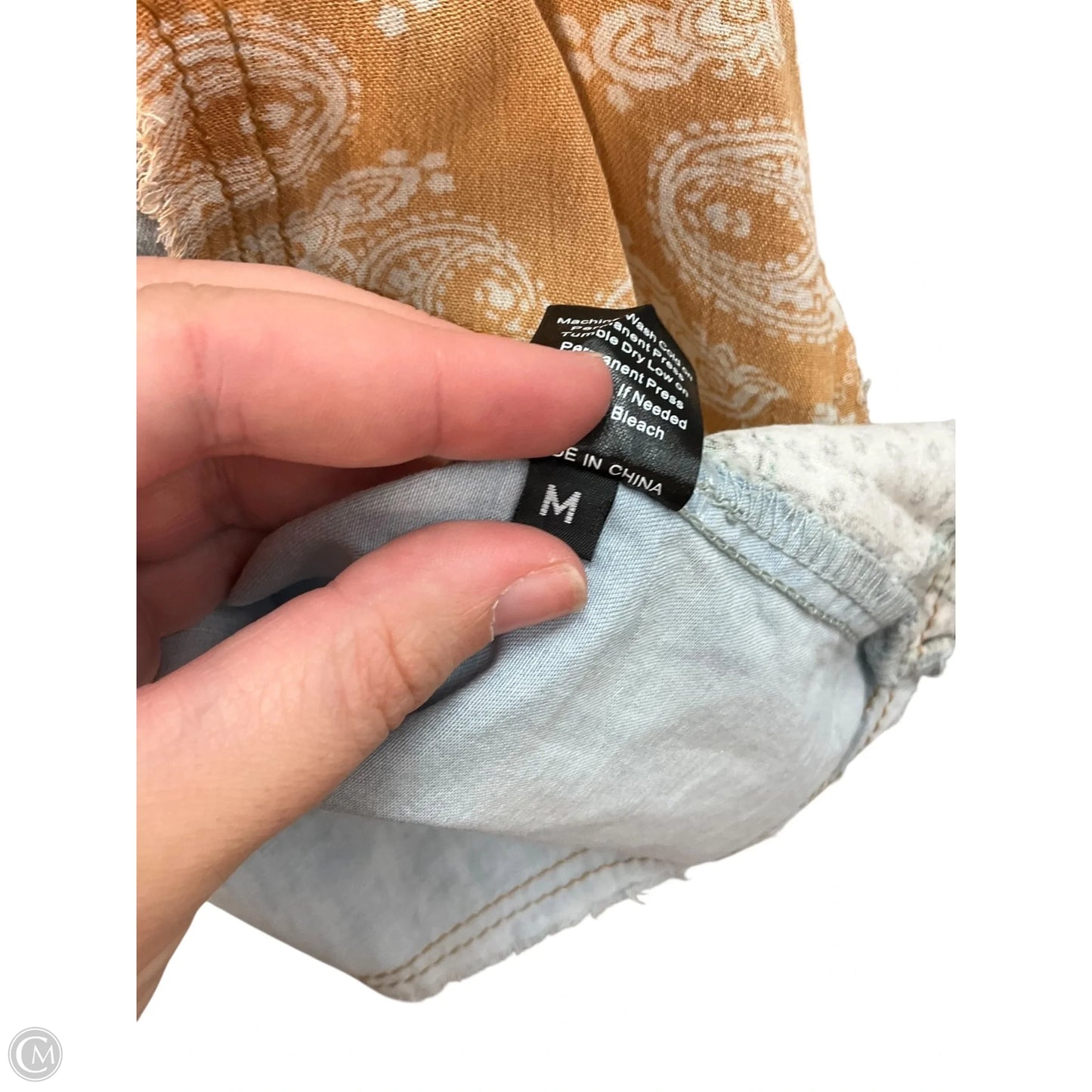 Top Short Sleeve By Clothes Mentor In Orange & White, Size: M