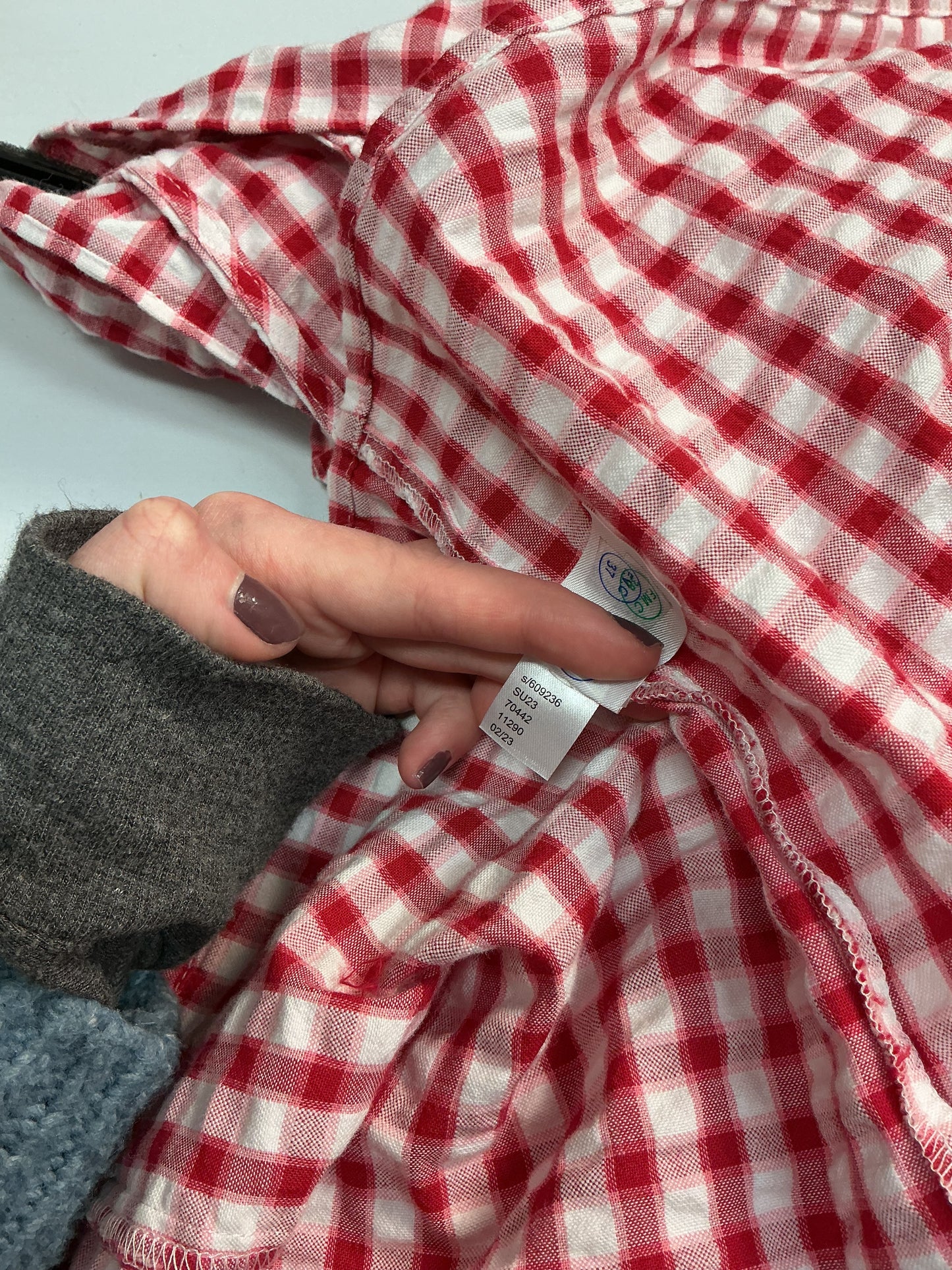 Top Sleeveless By Loft In Plaid Pattern, Size: L