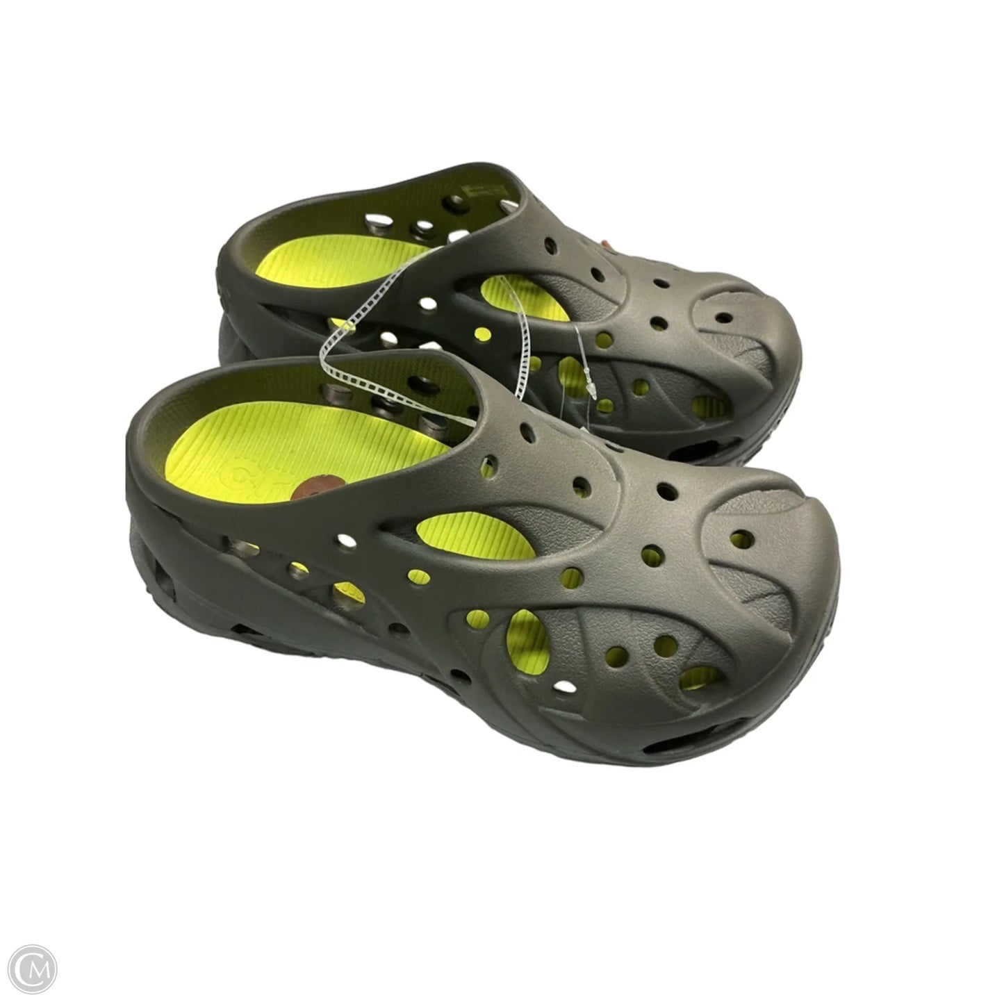 Shoes Flats By Crocs In Green, Size: 8