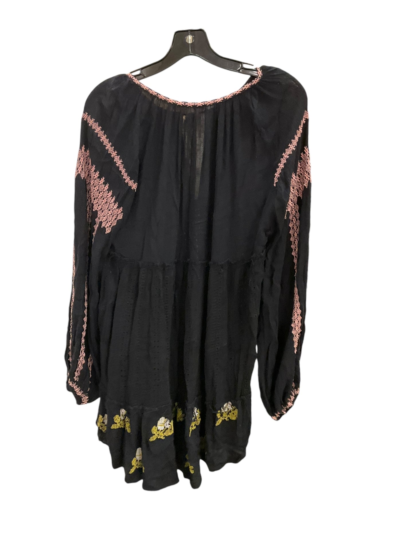 Dress Casual Short By Free People In Black Floral, Size: M