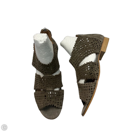 Sandals Flats By Nordstrom In Taupe, Size: 9