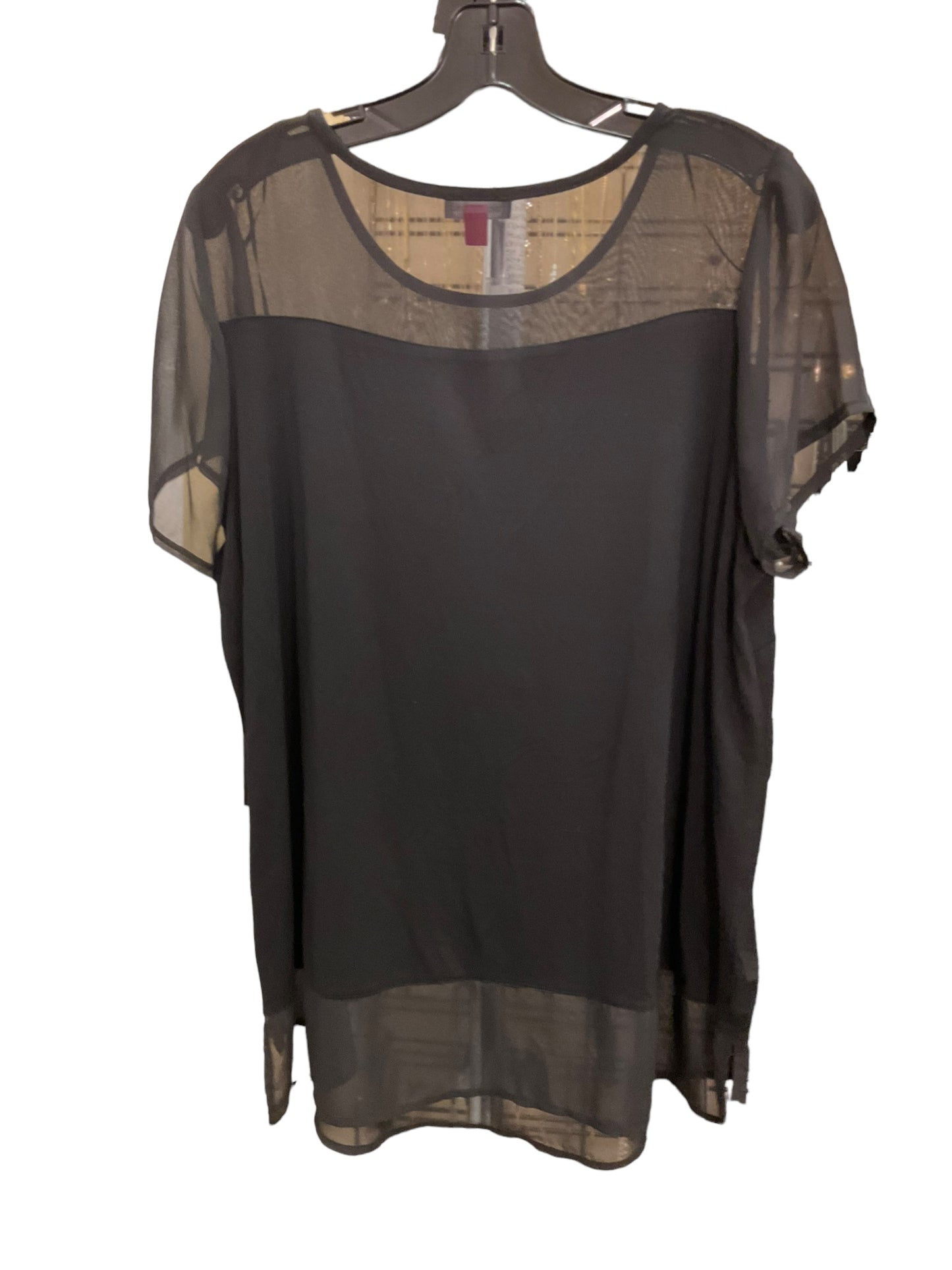 Top Short Sleeve By Vince Camuto In Black, Size: 1x