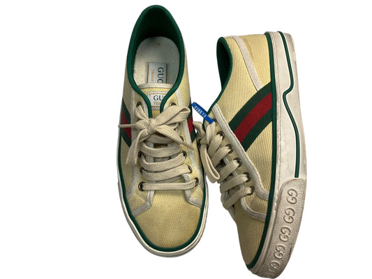 Shoes Luxury Designer By Gucci In Green Red, Size: 6.5