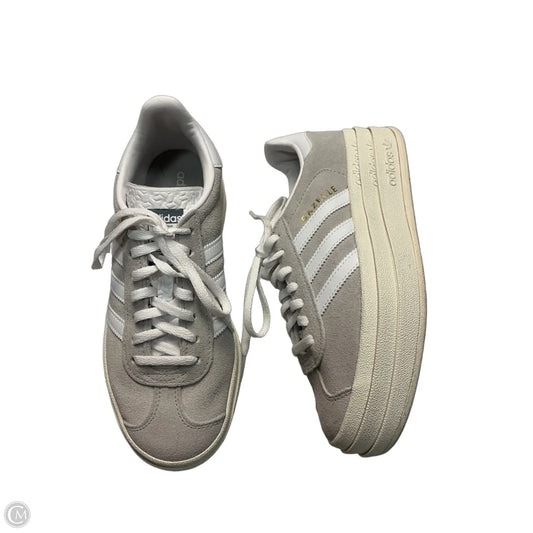 Shoes Sneakers By Adidas In Cream, Size: 5.5