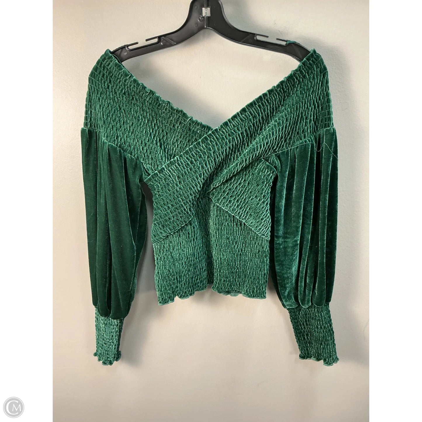Top Long Sleeve By Steve Madden In Green, Size: Xs
