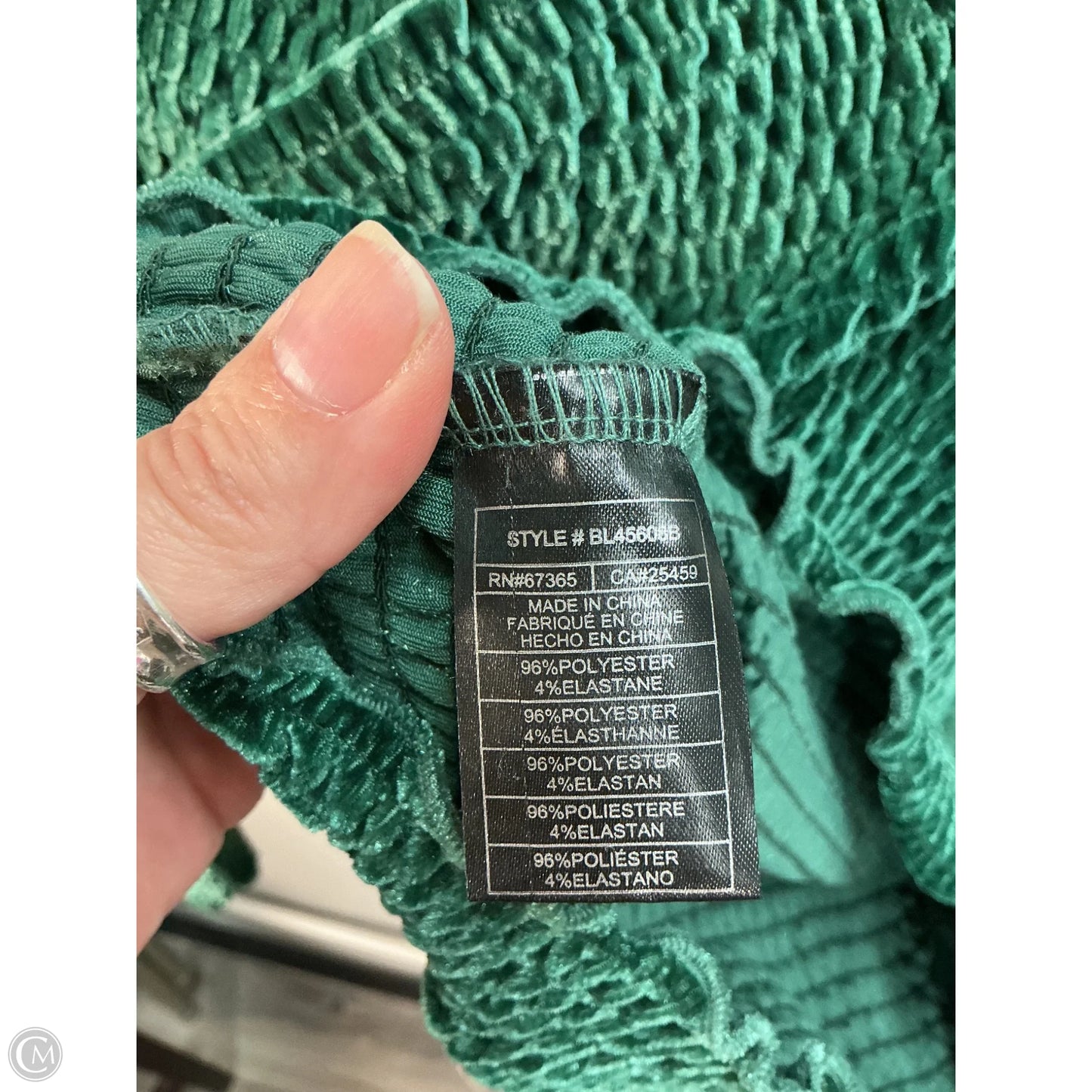 Top Long Sleeve By Steve Madden In Green, Size: Xs