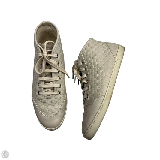 Shoes Luxury Designer By Gucci In Cream, Size: 6.5