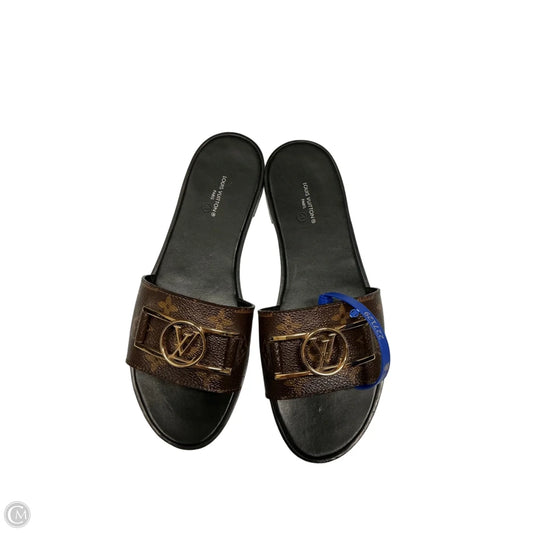 Shoes Luxury Designer By Louis Vuitton In Brown, Size: 8.5