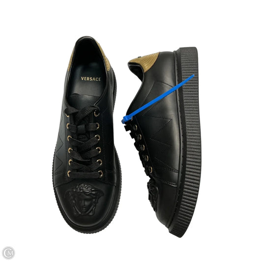 Shoes Luxury Designer By Versace In Black, Size: 10