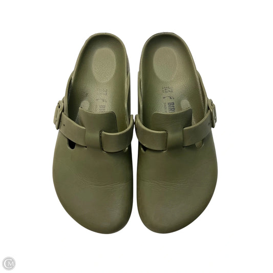 Shoes Flats By Birkenstock In Green, Size: 7