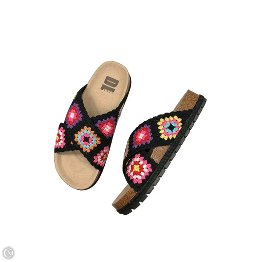Sandals Flats By Clothes Mentor In Multi-colored, Size: 6