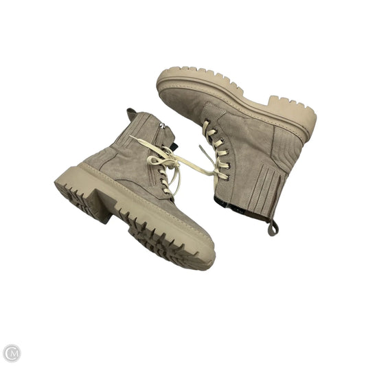 Boots Hiking By Clothes Mentor In Tan, Size: 10