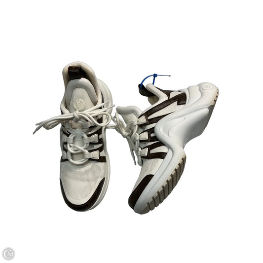 Shoes Luxury Designer By Louis Vuitton In White, Size: 9.5