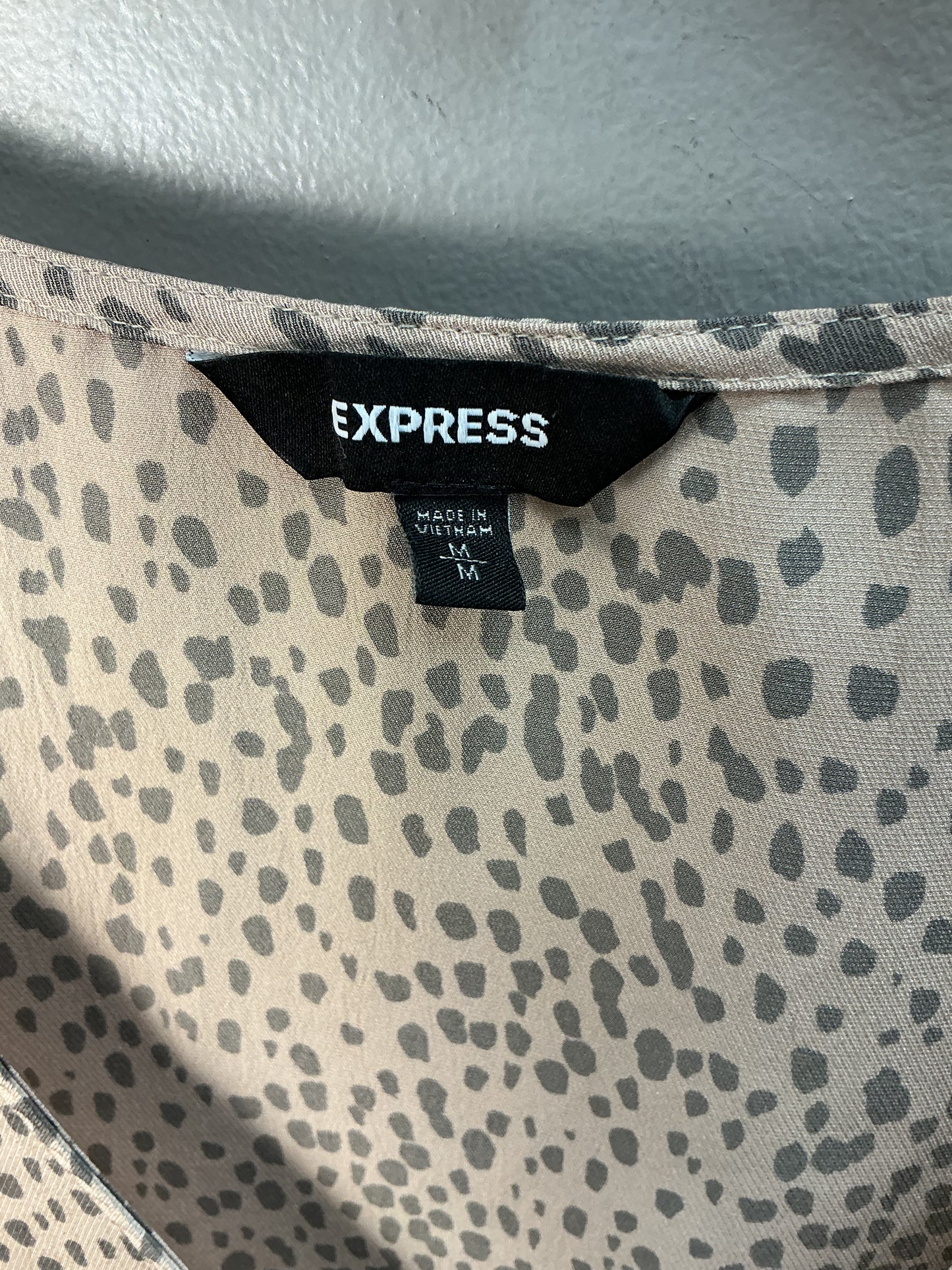 Top Short Sleeve By Express In Animal Print, Size: M